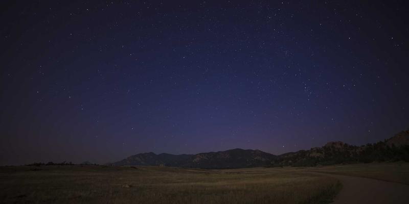 军事服饰与户外装备的完美融合：轻量化背包客10公斤基础负重全攻略