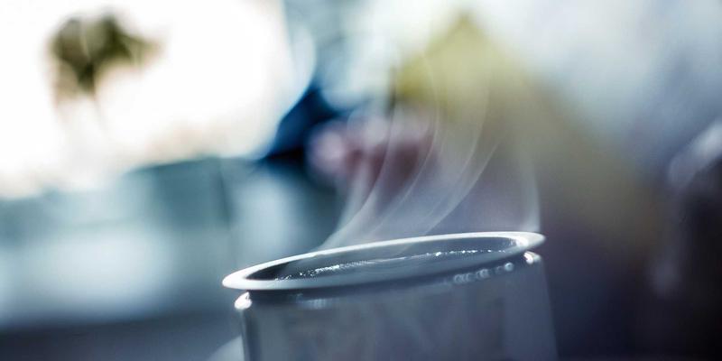 军事服饰与生存工具加持：黑狼帮级防水收纳系统全攻略，守护你的电子设备