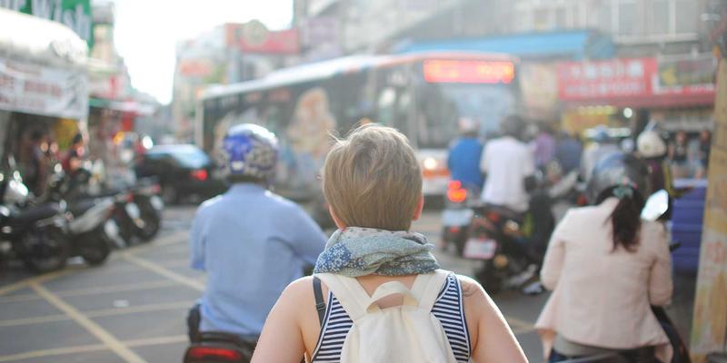 战术装备与军事服饰：从专业领域到户外场景的理性选择指南