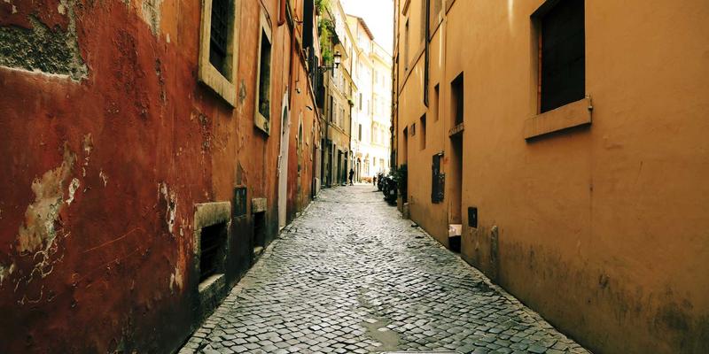 战术装备新维度：深度解析户外手表从路线导航到高原适应的军事级数据应用