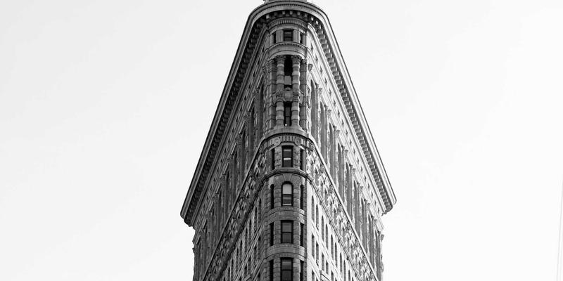 户外装备新趋势：军迷用品、露营装备与军事服饰的跨界融合