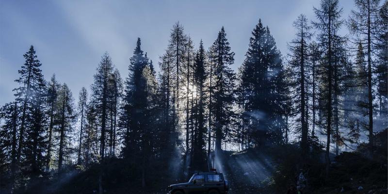 户外装备深度评测:从露营舒适到战术效能的全方位解析