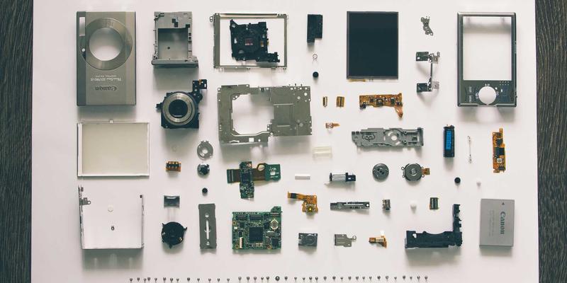 溯溪与溪降运动装备指南：军事服饰与户外装备的专业搭配，揭秘黑狼帮的防水防滑秘诀